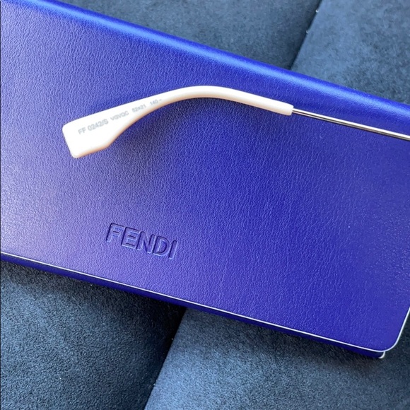 Fendi sunglasses - Picture 2 of 7